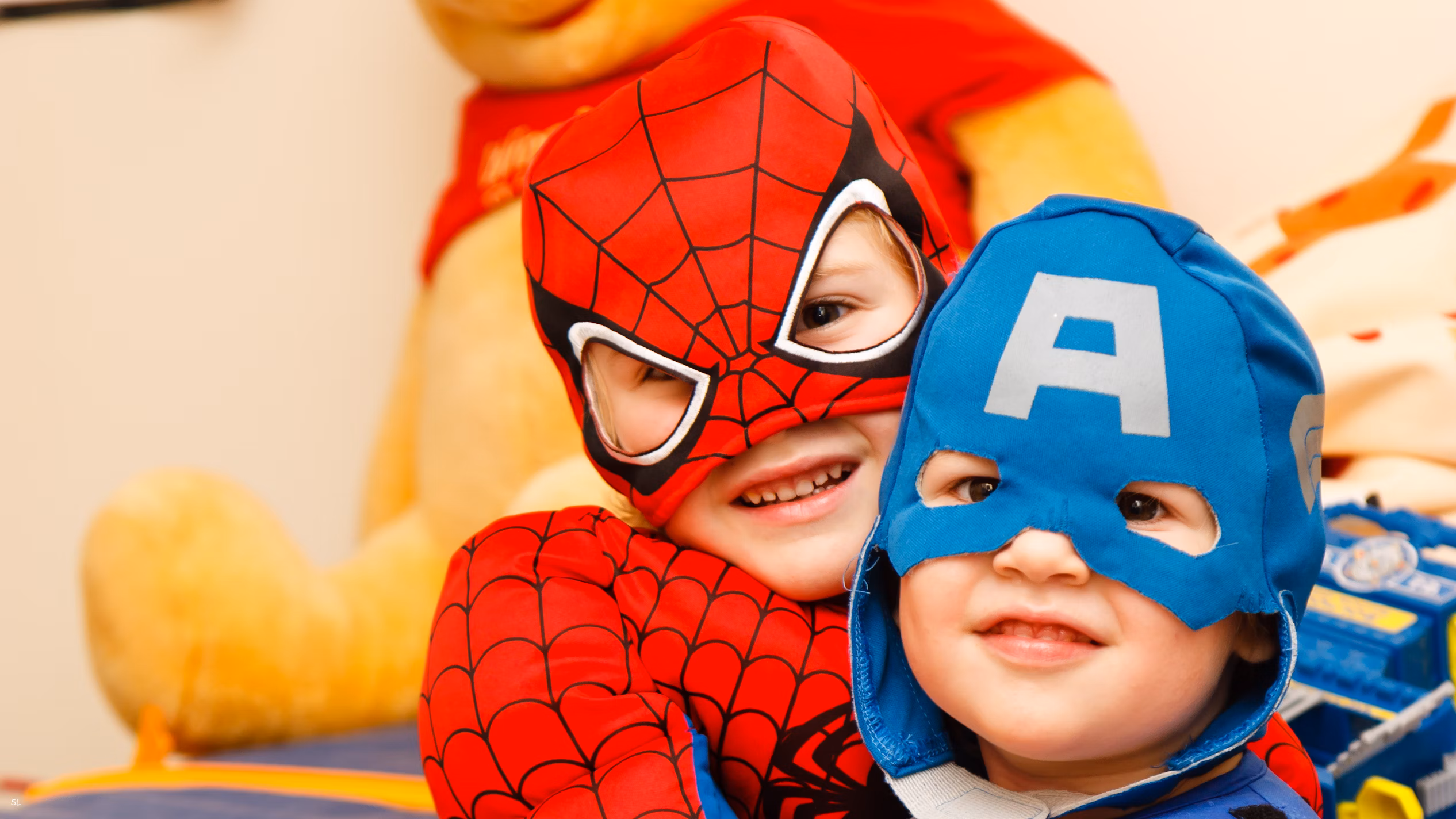 2 verklede kinderen